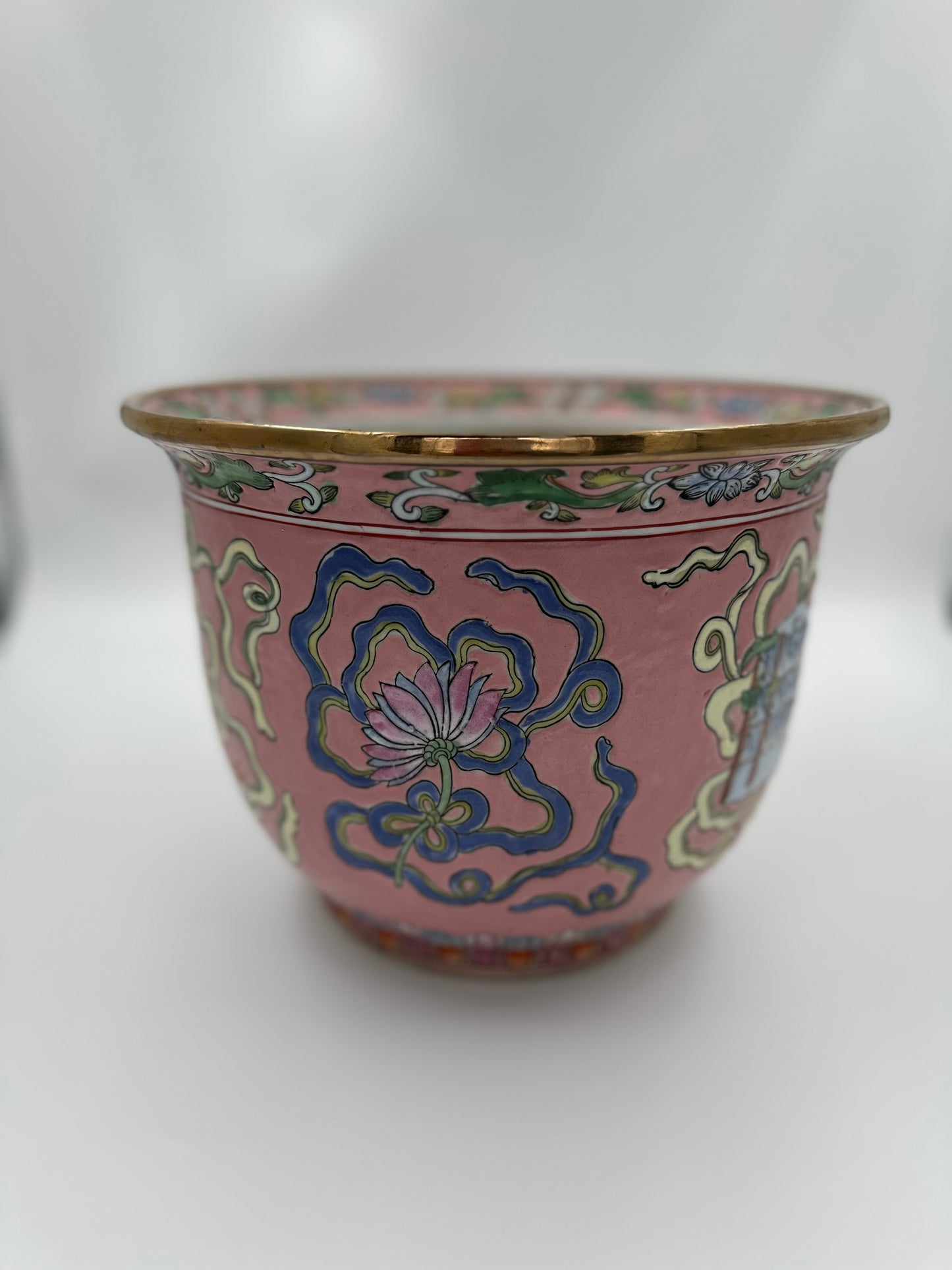 Rare: Vintage Pink Cachet Pot with Asian Motif