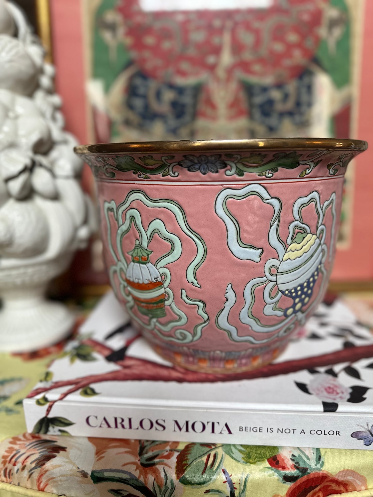 Rare: Vintage Pink Cachet Pot with Asian Motif