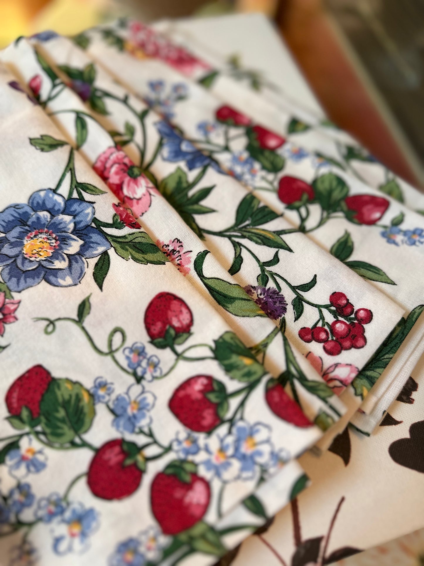 Set of six (6) Vintage Floral Cloth Dinner Napkins