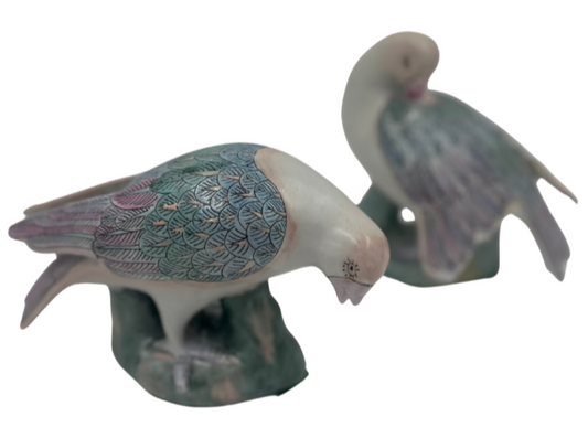 Vintage 1970s Pair of Chinoiserie Doves- Turquoise and Pink