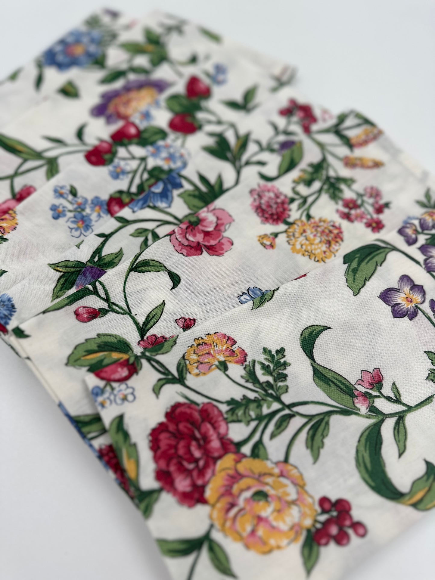 Set of six (6) Vintage Floral Cloth Dinner Napkins