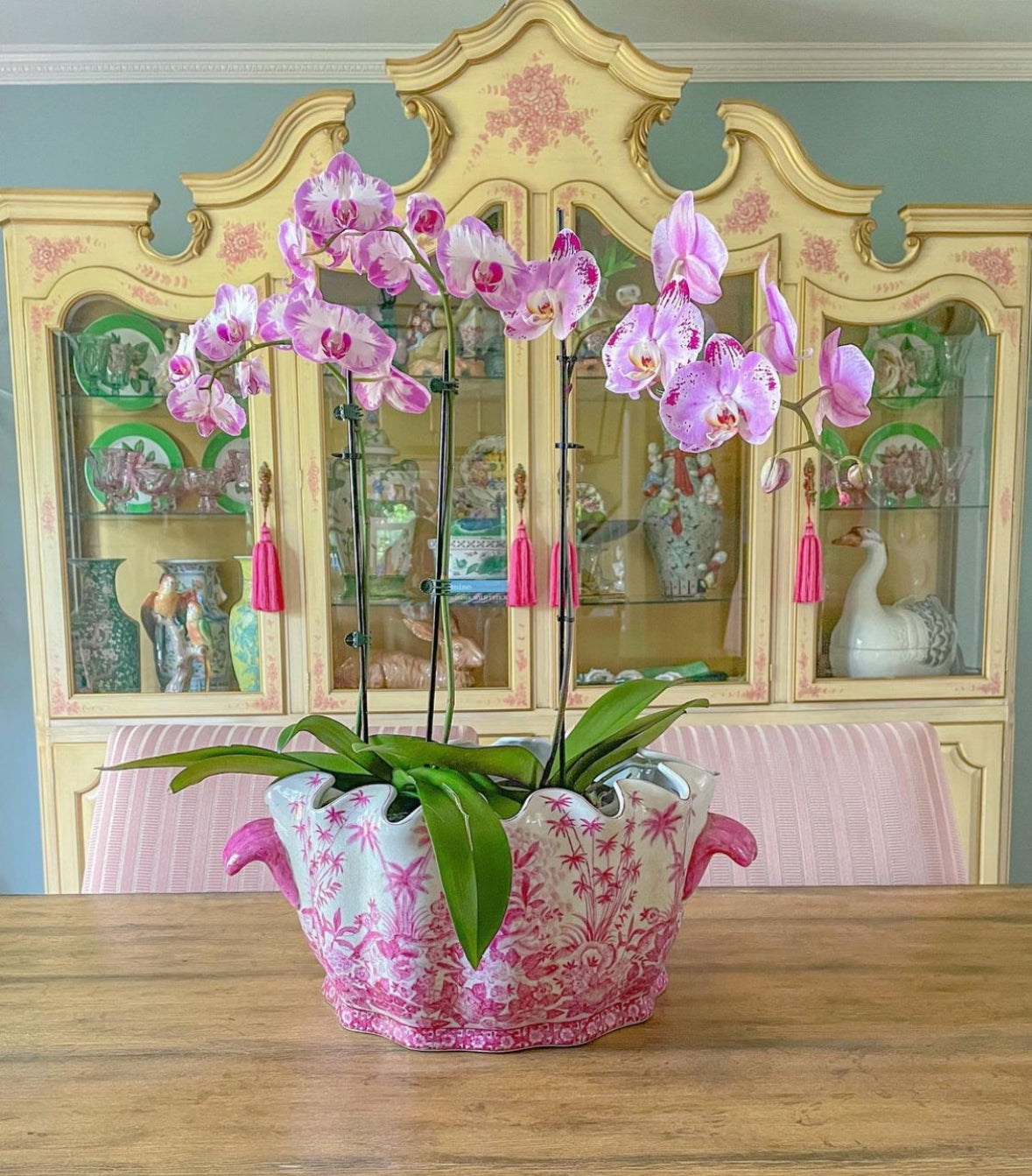 RARE: Vintage Pink and White Scalloped Foot bath